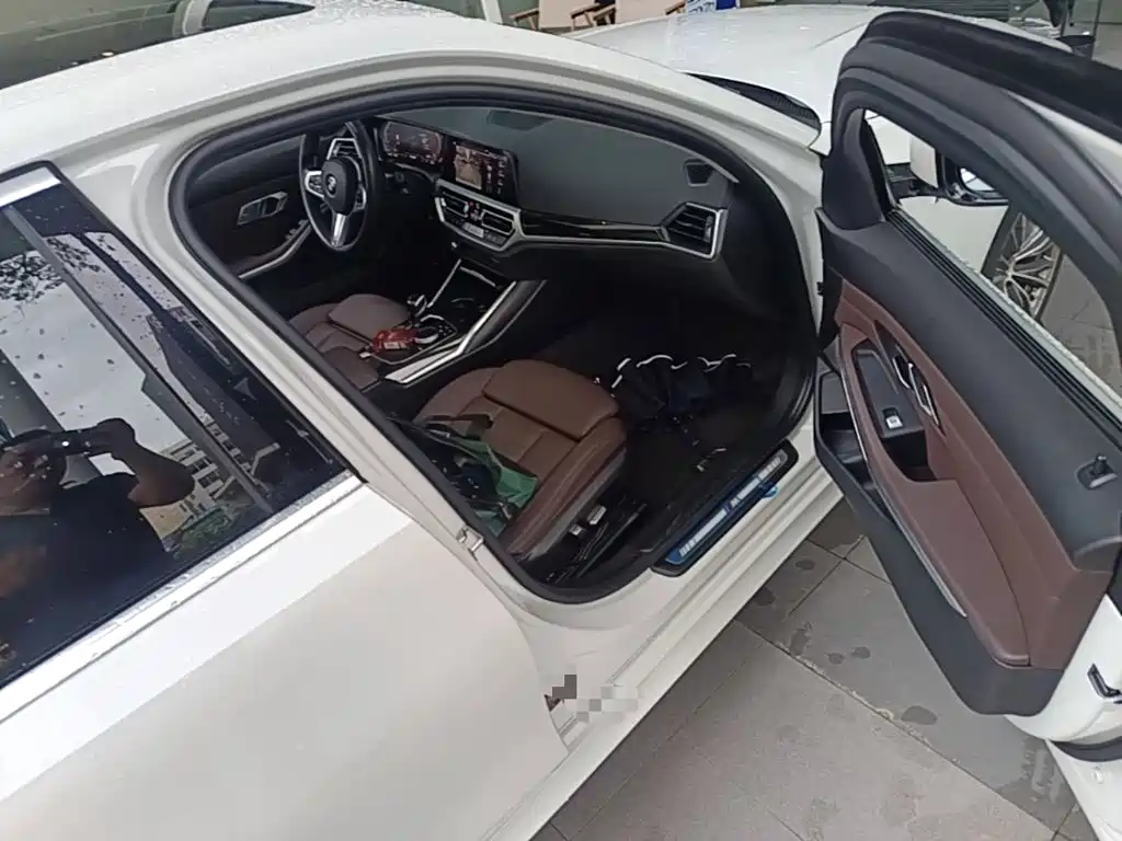 BMW 3 Series — миниатюра 11