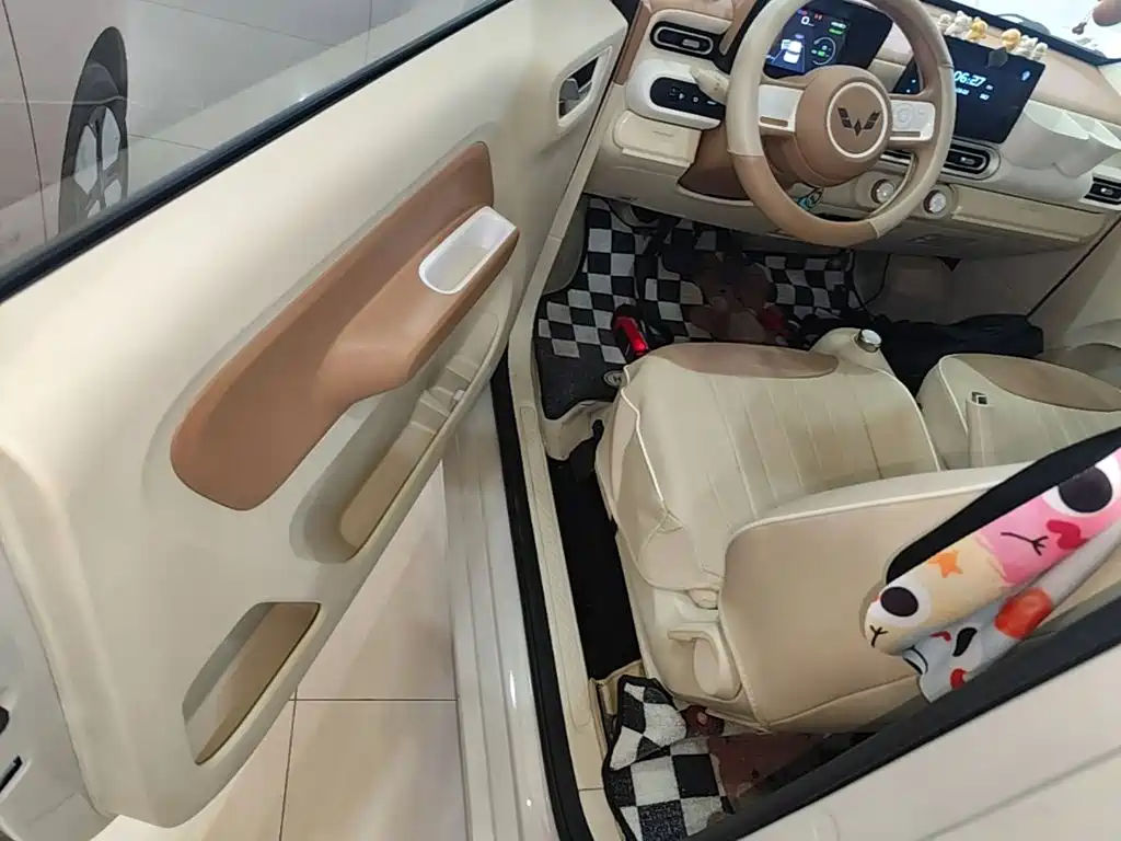 Wuling MINIEV — миниатюра 16