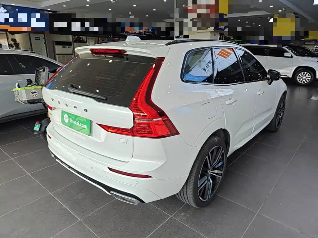 Volvo XC60 PHEV — миниатюра 7