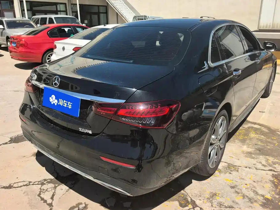 Mercedes-Benz E-Class — миниатюра 3