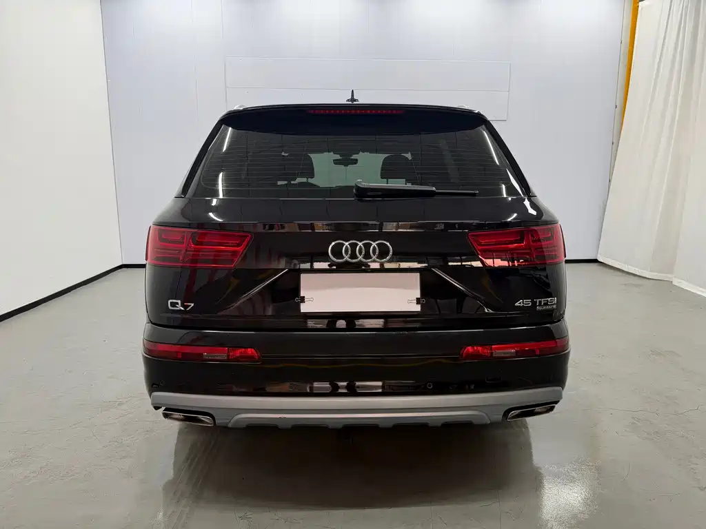 Audi Q7 — миниатюра 5