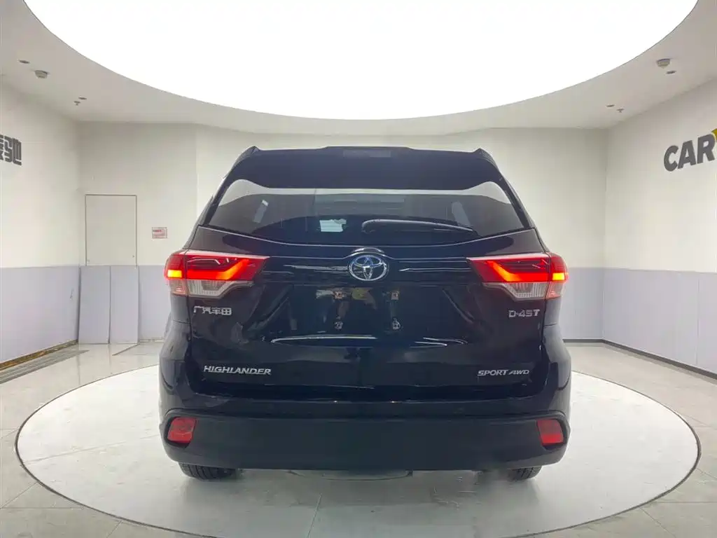 TOYOTA HIGHLANDER