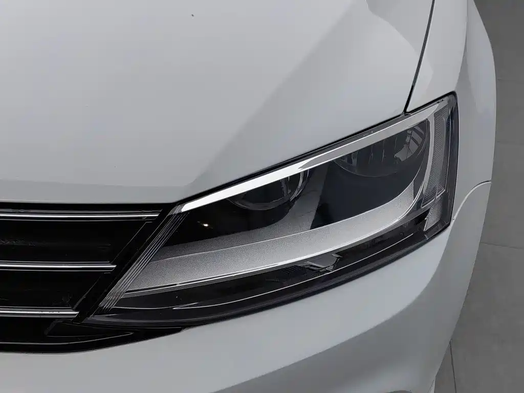 Volkswagen Sagitar — миниатюра 7
