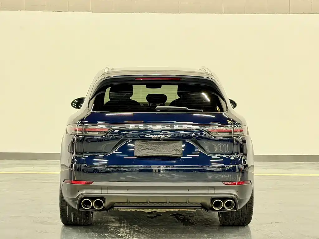 Porsche Cayenne — миниатюра 10