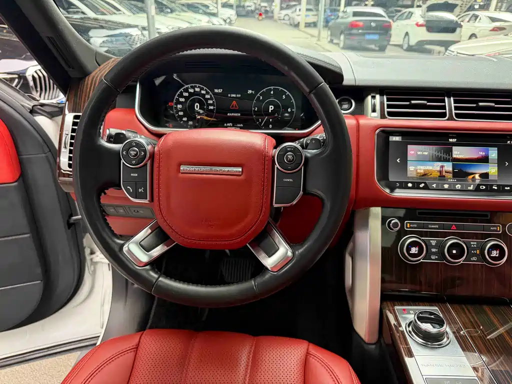 Land Rover Range Rover — миниатюра 17