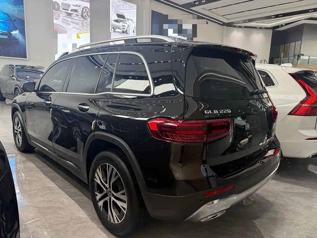 Mercedes-Benz GLB — миниатюра 10