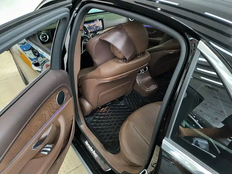 Mercedes-Benz E-Class — миниатюра 5
