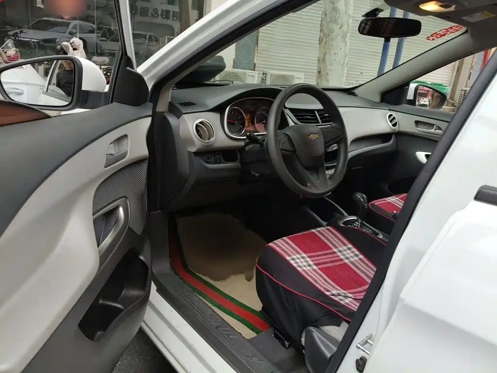 Chevrolet Sail — миниатюра 14