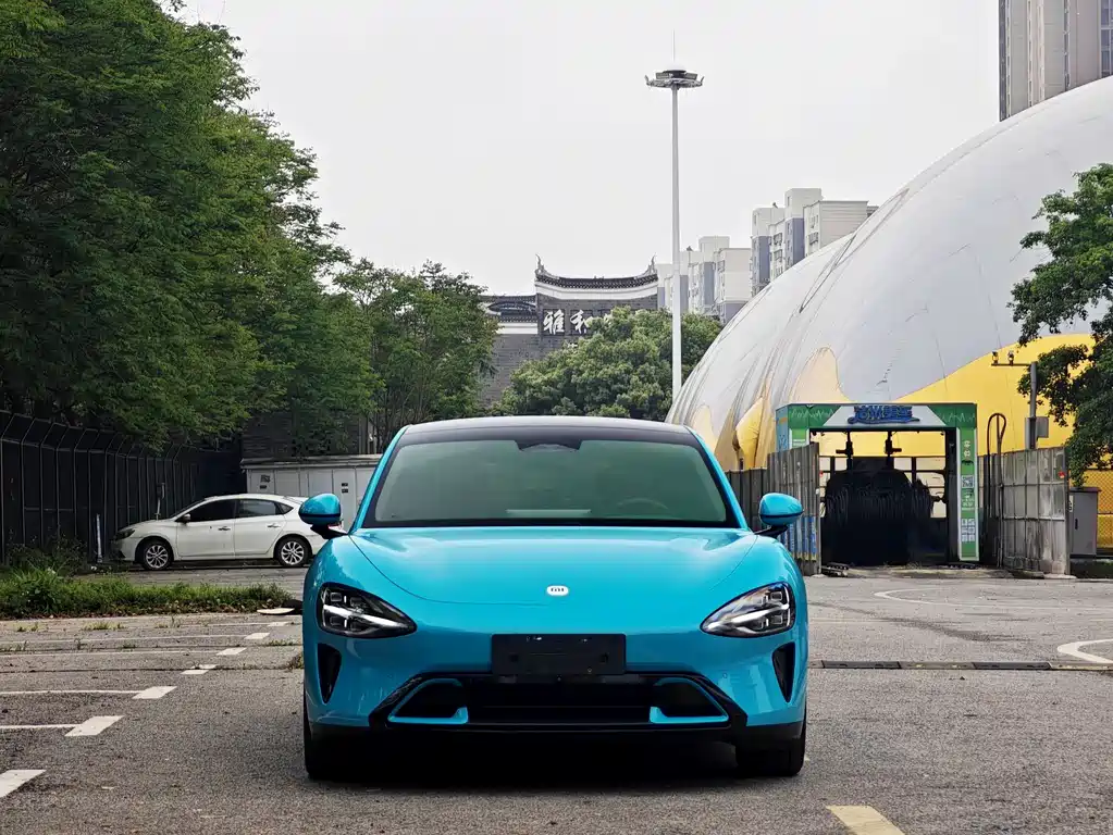 Xiaomi SU7 2025