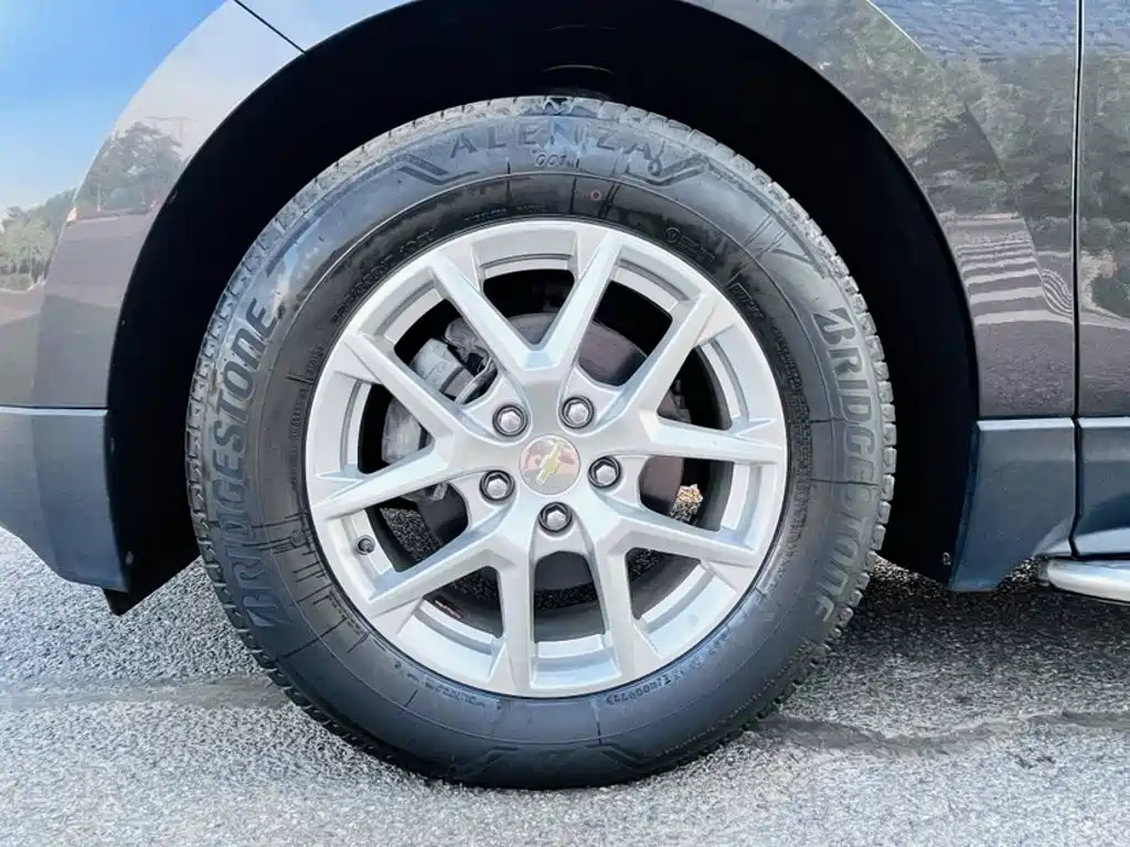 Chevrolet Equinox — миниатюра 23