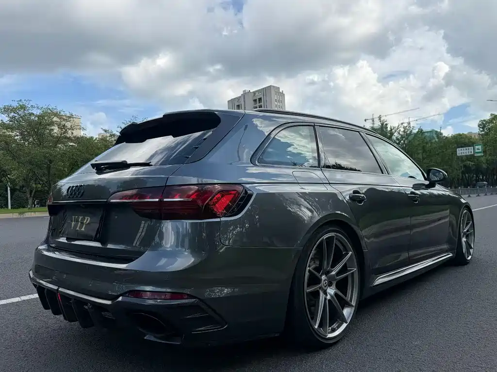 Audi RS 4 — миниатюра 9