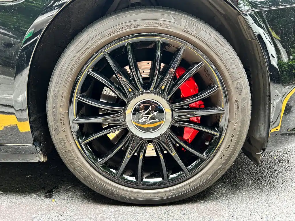 Maserati Quattroporte — миниатюра 7