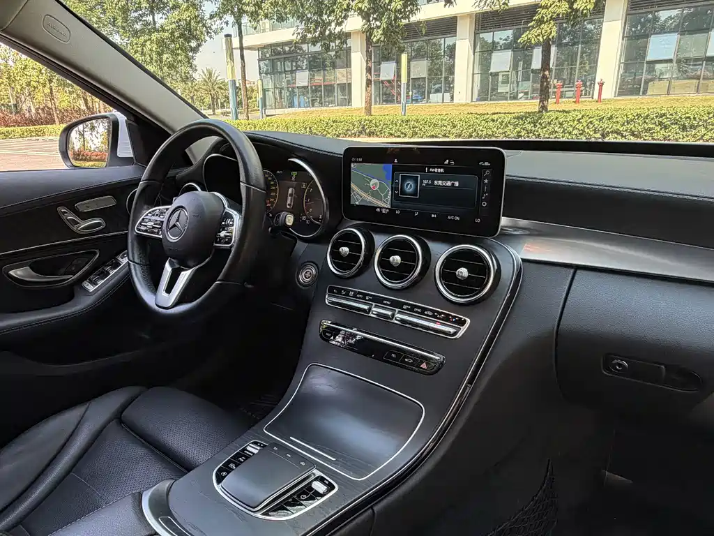 Mercedes-Benz C-Class — миниатюра 10