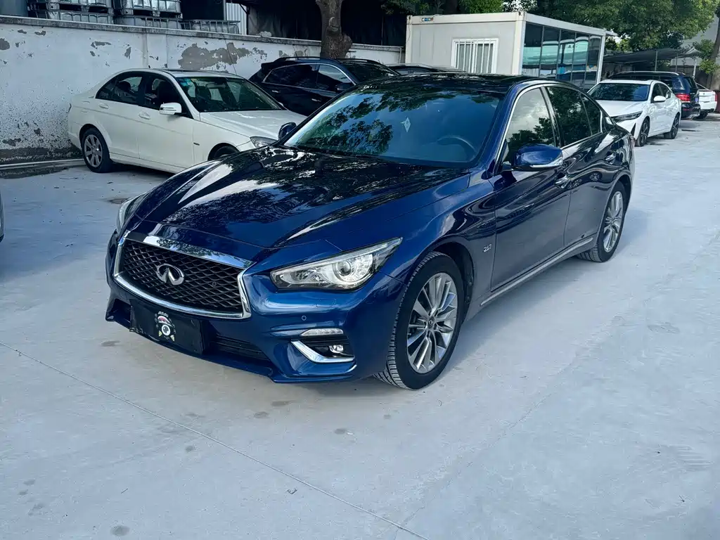 Infiniti Q50L