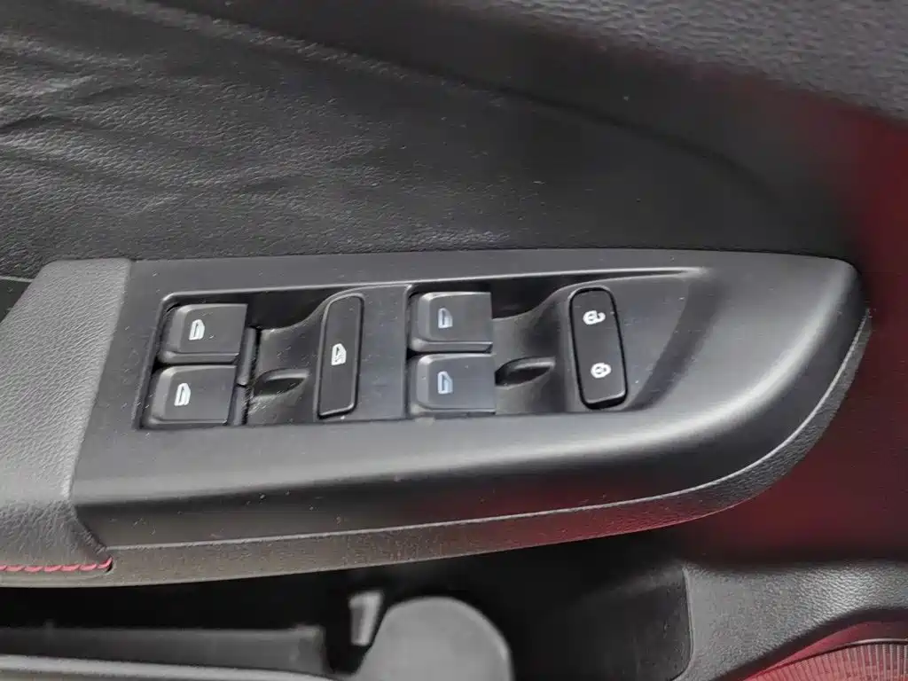 Geely Vision X3 — миниатюра 9