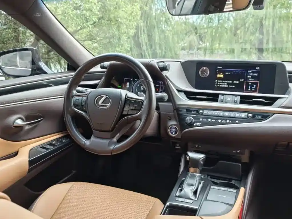 Lexus ES — миниатюра 5