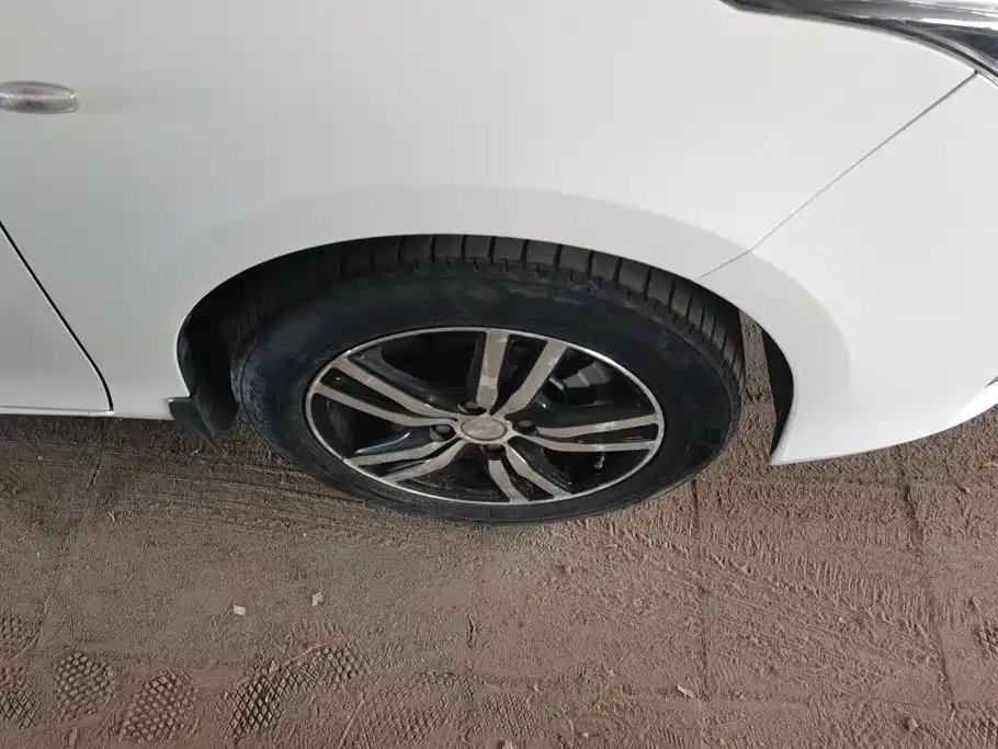 Toyota Yaris L — миниатюра 6