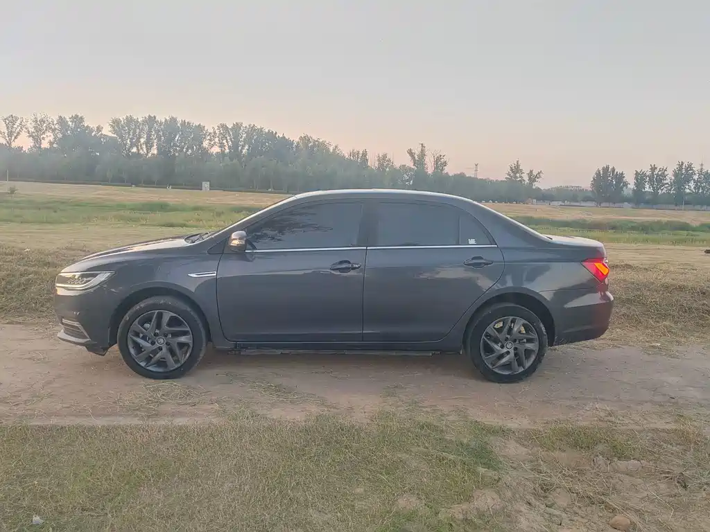 BYD Qin NEV — миниатюра 2