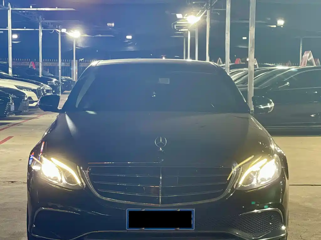 Mercedes-Benz E-Class — миниатюра 2