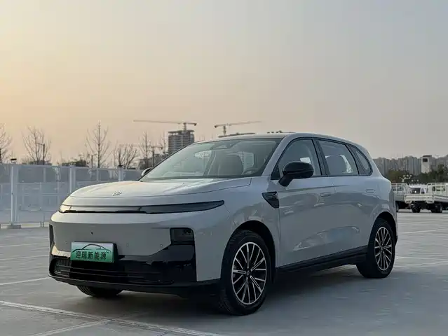 Leapmotor B10