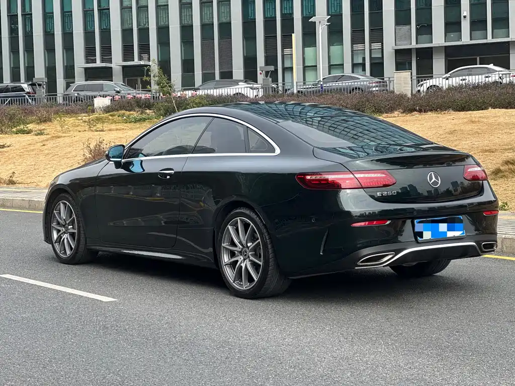 MERCEDES-BENZ E CLASS