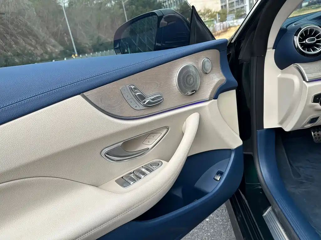 MERCEDES-BENZ E CLASS