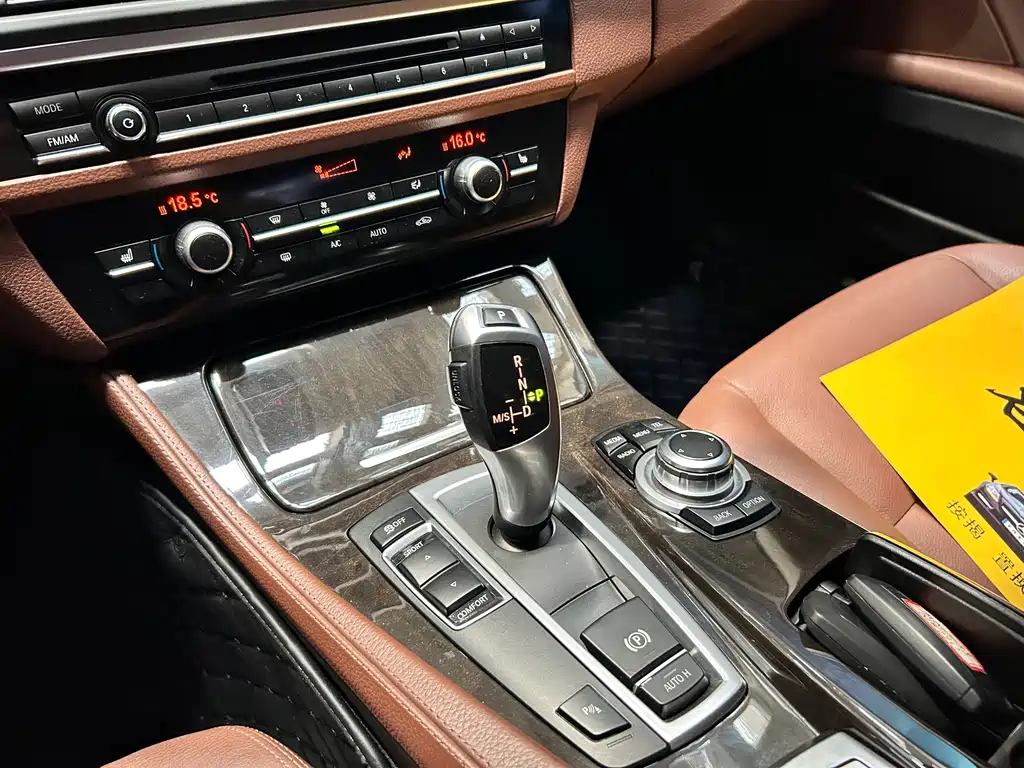BMW 5 Series — миниатюра 12