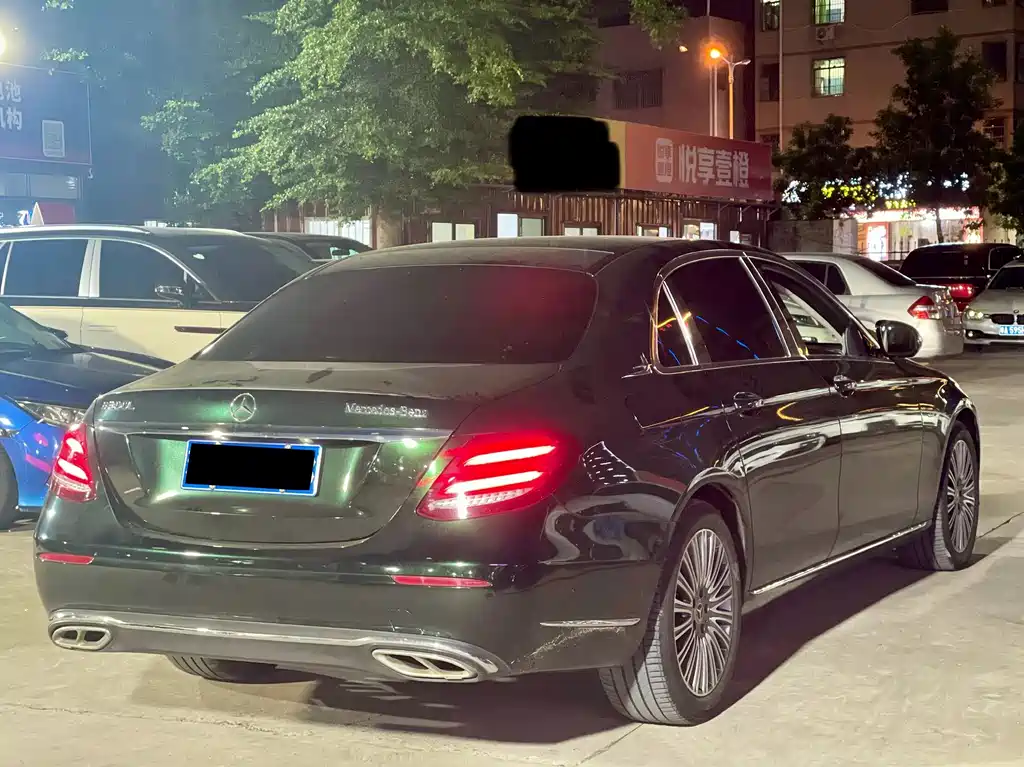 Mercedes-Benz E-Class — миниатюра 7