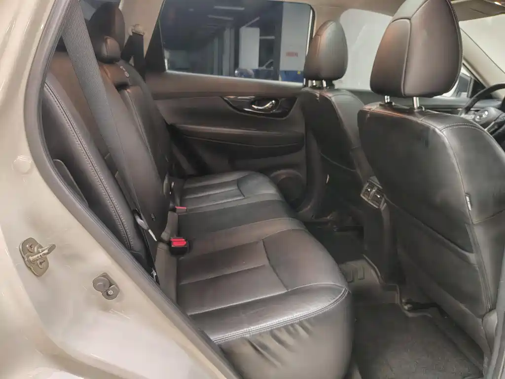 Nissan X-Trail 2017 2.5L CVT Luxury 4WD