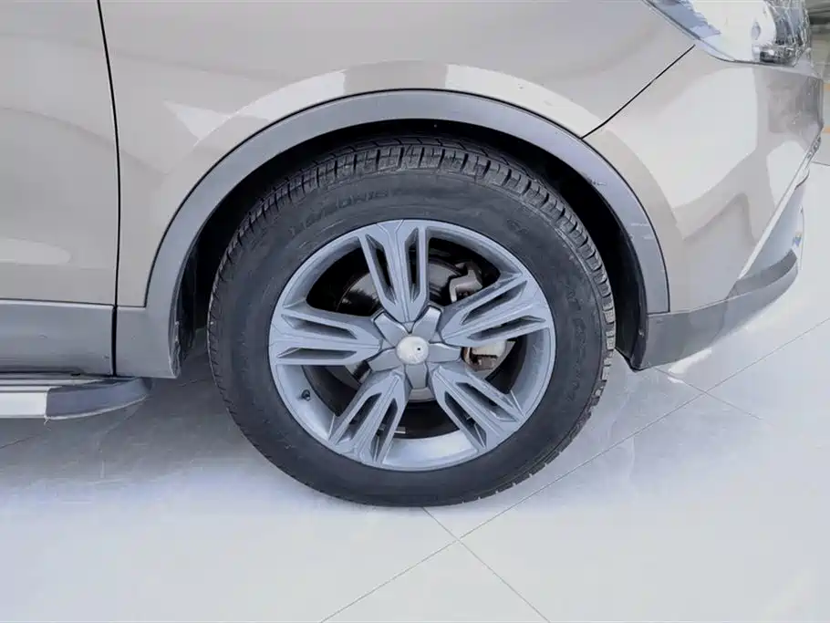 Changfeng CS10 2015 2.0T MT