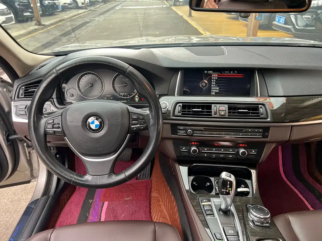 BMW 5 Series — миниатюра 9