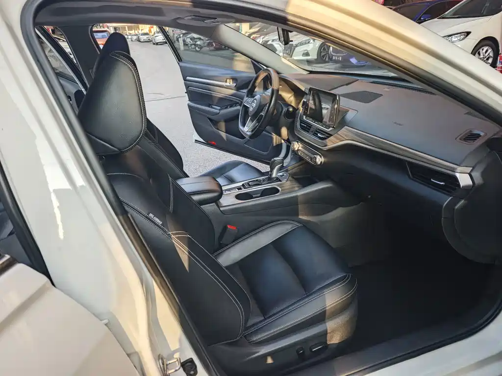 Nissan Teana — миниатюра 10