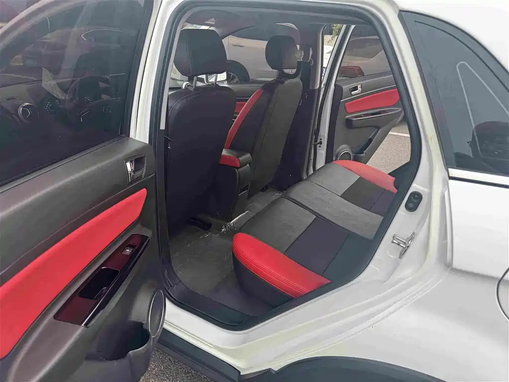 BAIC New Energy EX — миниатюра 9