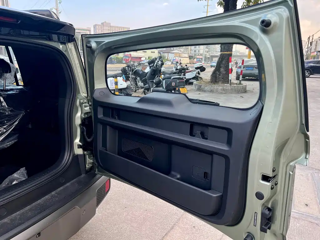 BAOJUN YUE ALSO PLUS