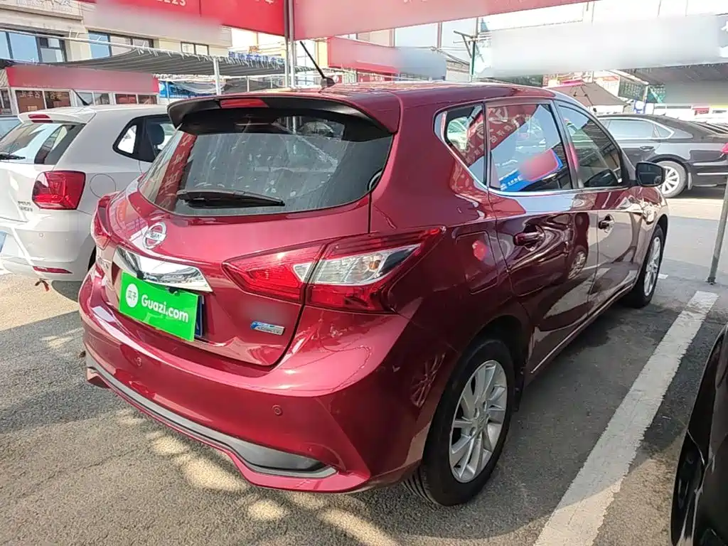 Nissan Tiida — миниатюра 7