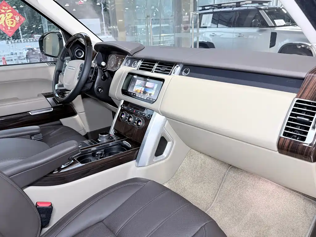 Land Rover Range Rover — миниатюра 21