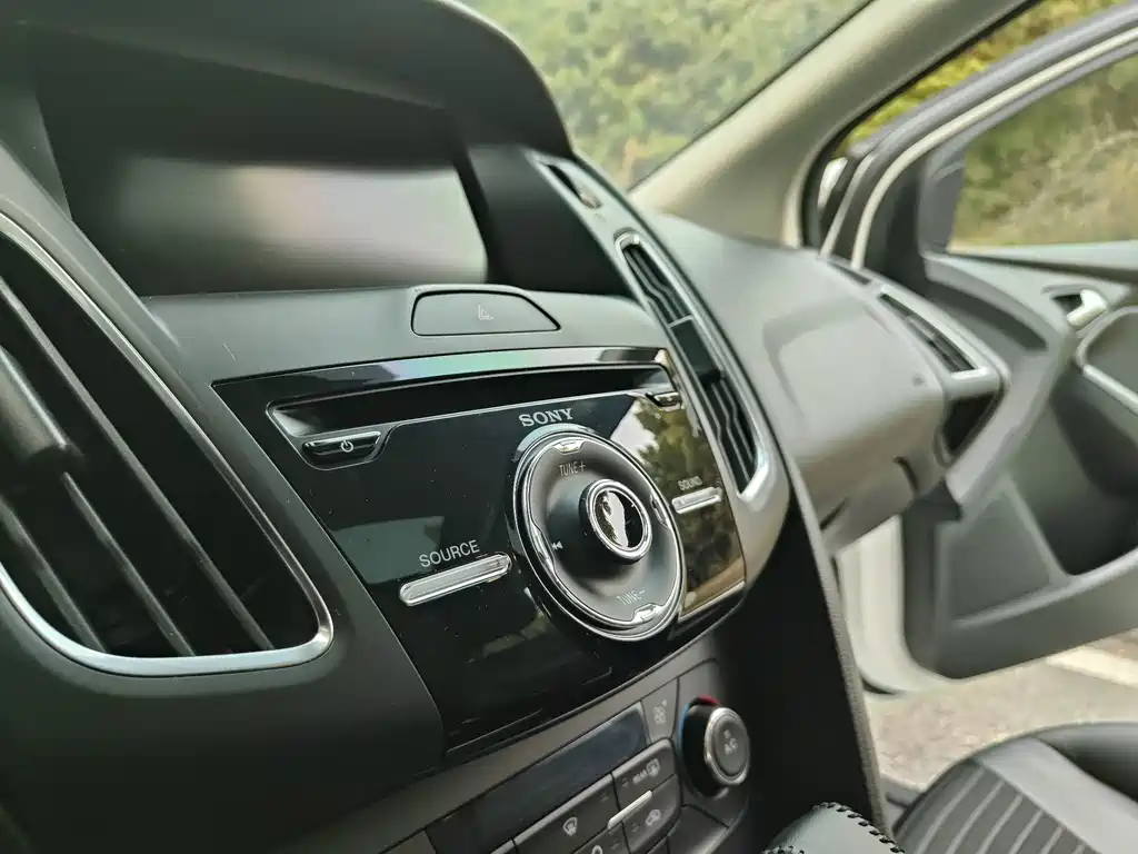Ford Focus — миниатюра 12
