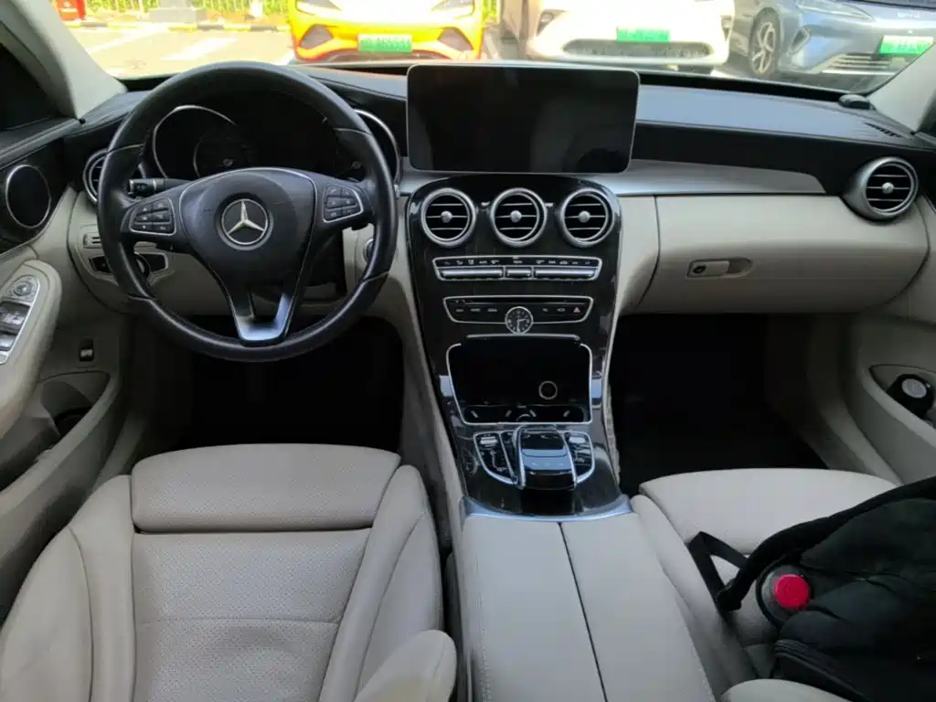 Mercedes-Benz C-Class — миниатюра 14