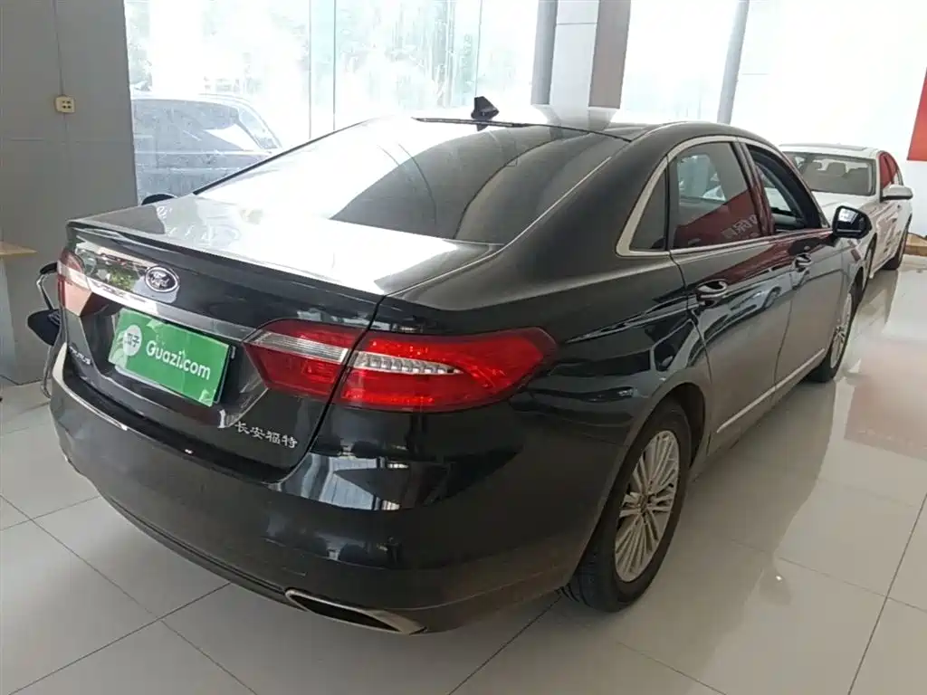 Ford Taurus 2017 EcoBoost 245 Fashion
