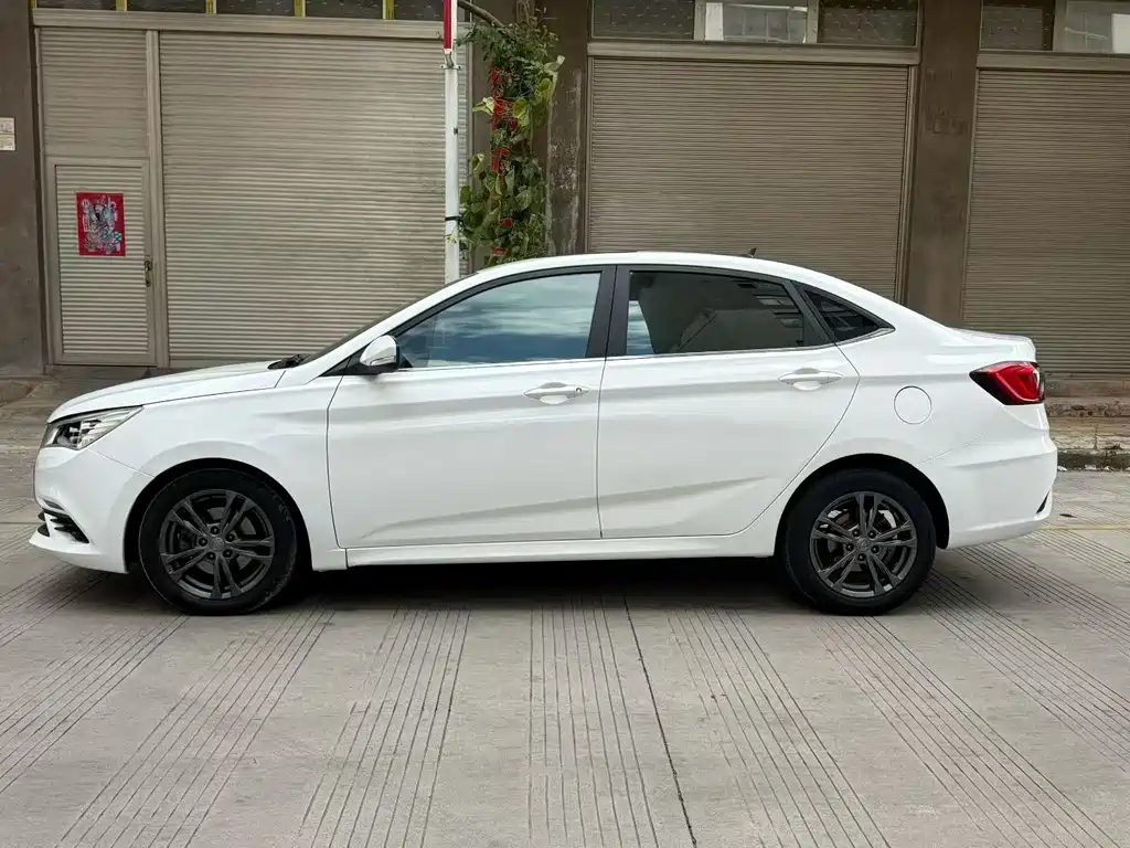 Changan Eado DT — миниатюра 6