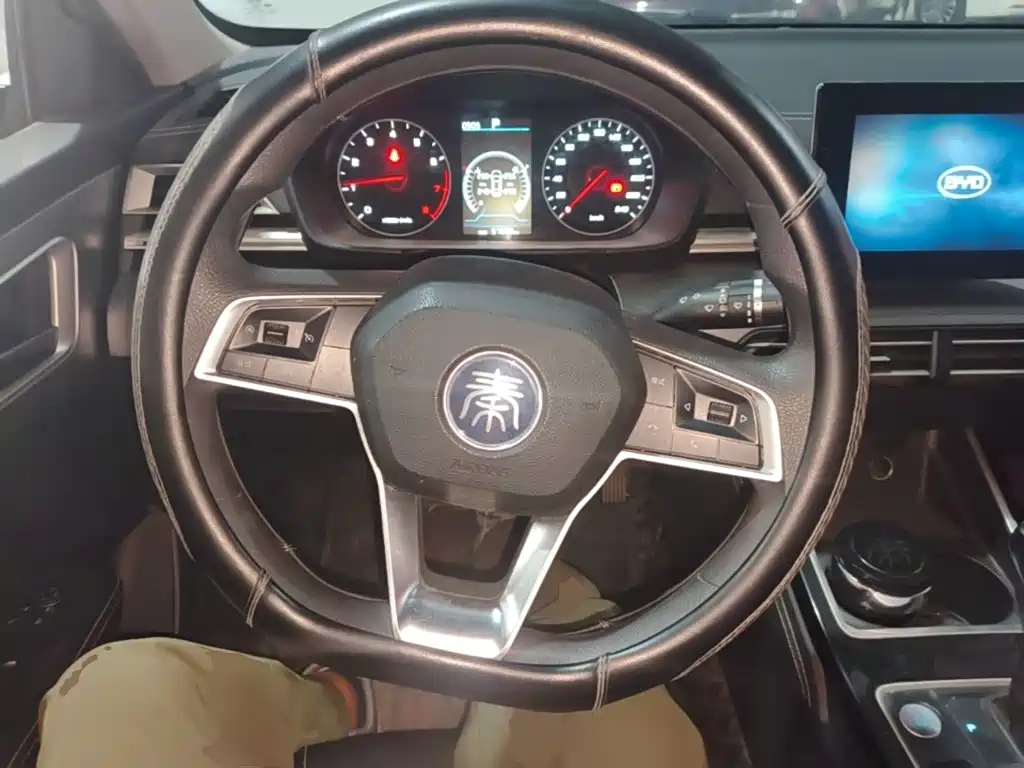 BYD Qin — миниатюра 11