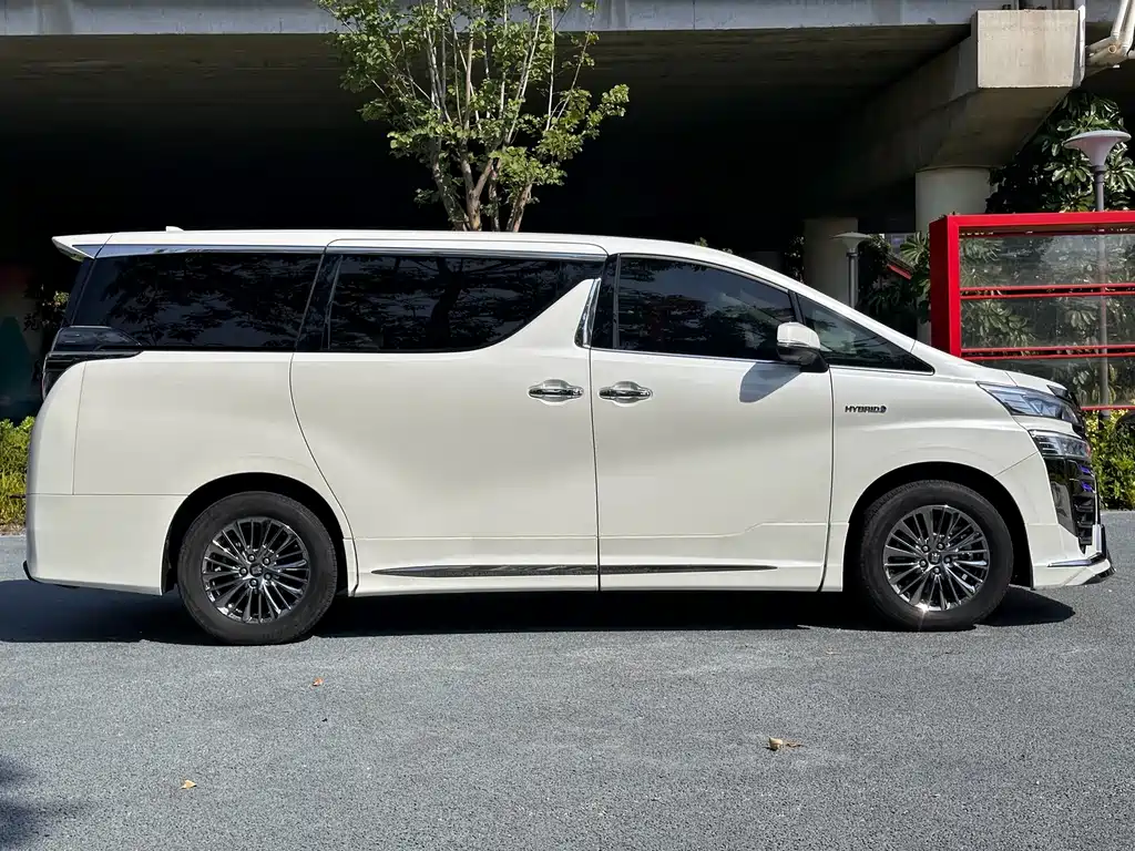 Toyota Vellfire — миниатюра 7