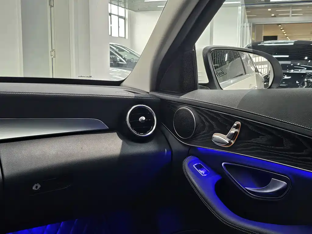 Mercedes-Benz C-Class — миниатюра 15
