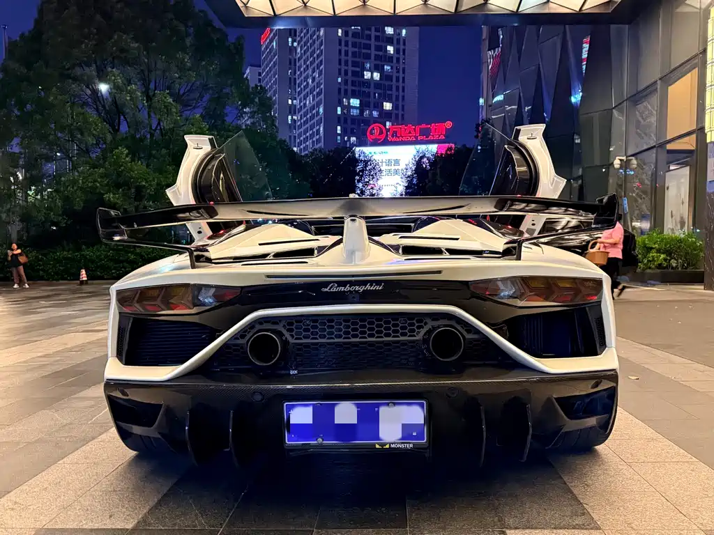 Lamborghini Aventador — миниатюра 6