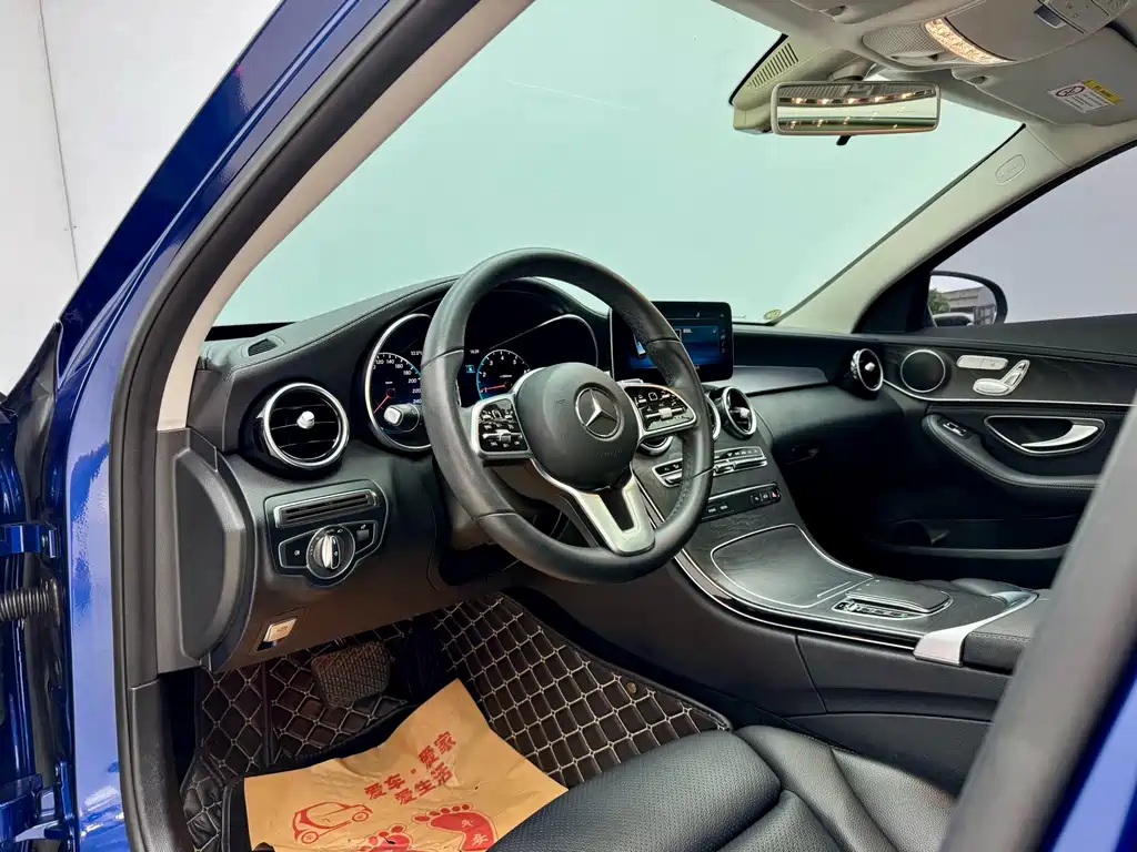Mercedes-Benz C-Class — миниатюра 6