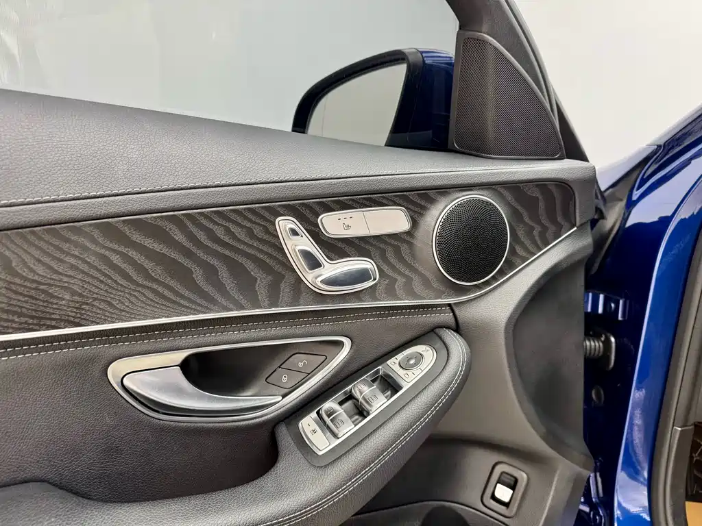Mercedes-Benz C-Class — миниатюра 8