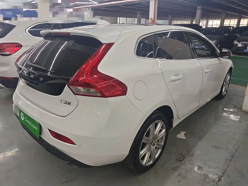 Volvo V40 — миниатюра 5