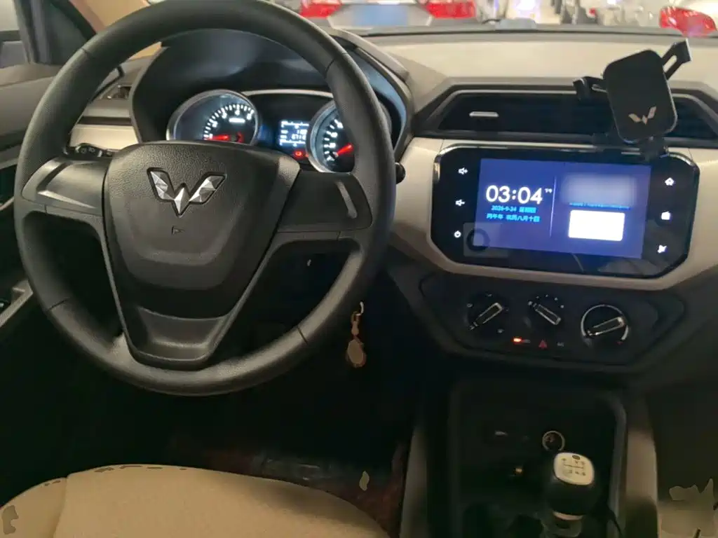 Wuling Hongguang — миниатюра 10