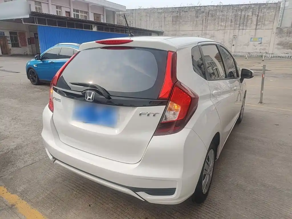 Honda Fit — миниатюра 7