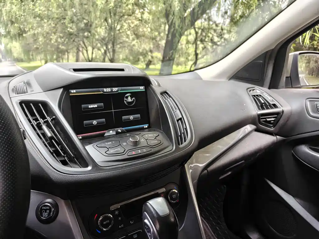 Ford Kuga — миниатюра 19